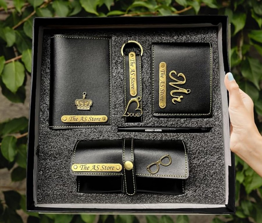 Personalized Men's Gift Hamper | Custom Wallet & Keychain Combo